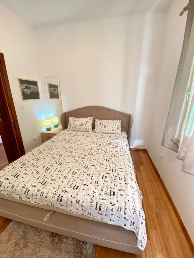 Roman Garden Apartment Risan Dış mekan fotoğraf