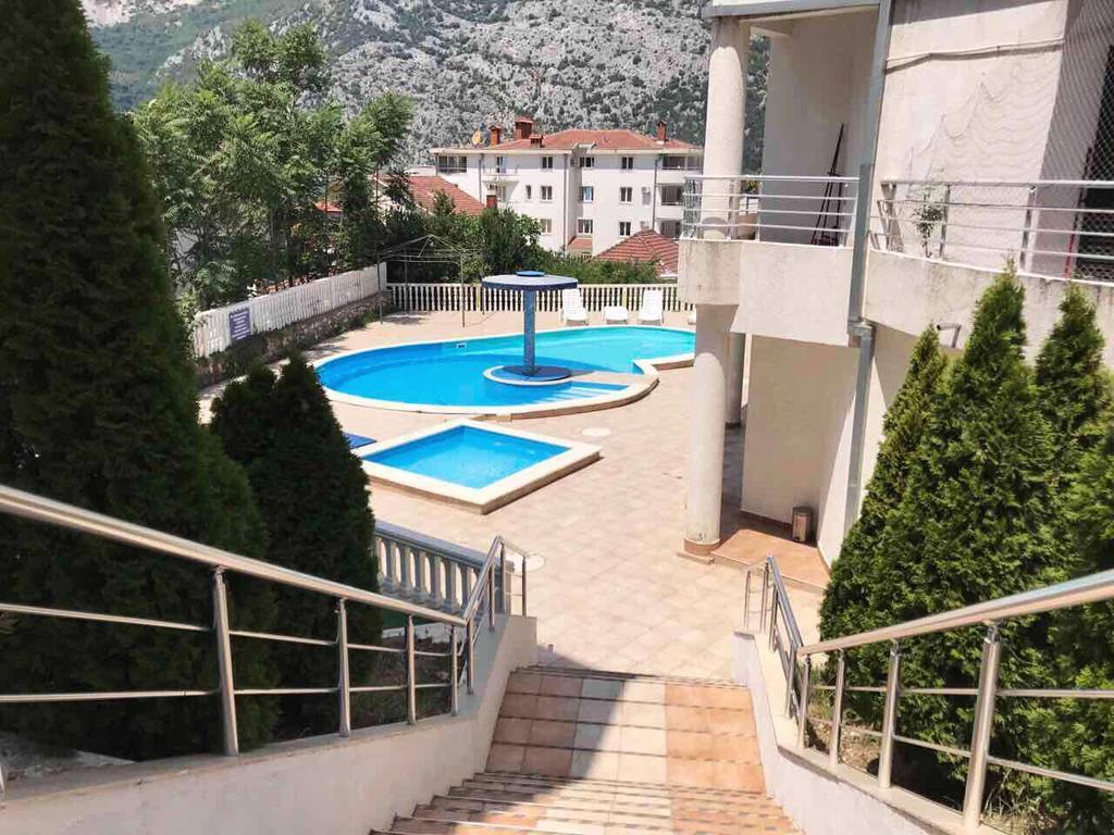 Roman Garden Apartment Risan Dış mekan fotoğraf